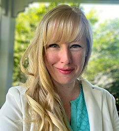 headshot of dorene uhrich